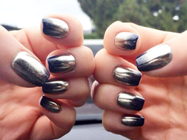 COME REALIZZARE UNA NAIL ART SFUMATA CON LE POLVERI EFFETTO SPECCHIO